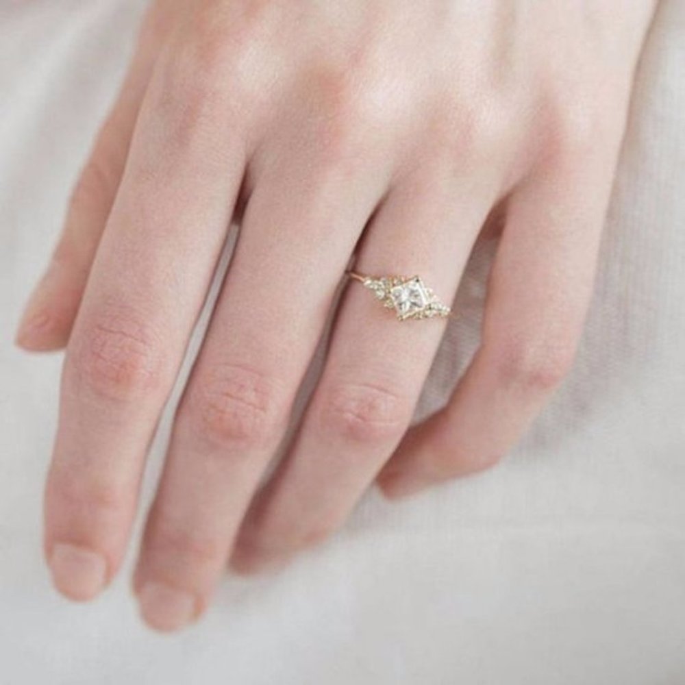 New 18K Yellow Gold Princess Cut Diamond Ring New - Picture 3 of 6